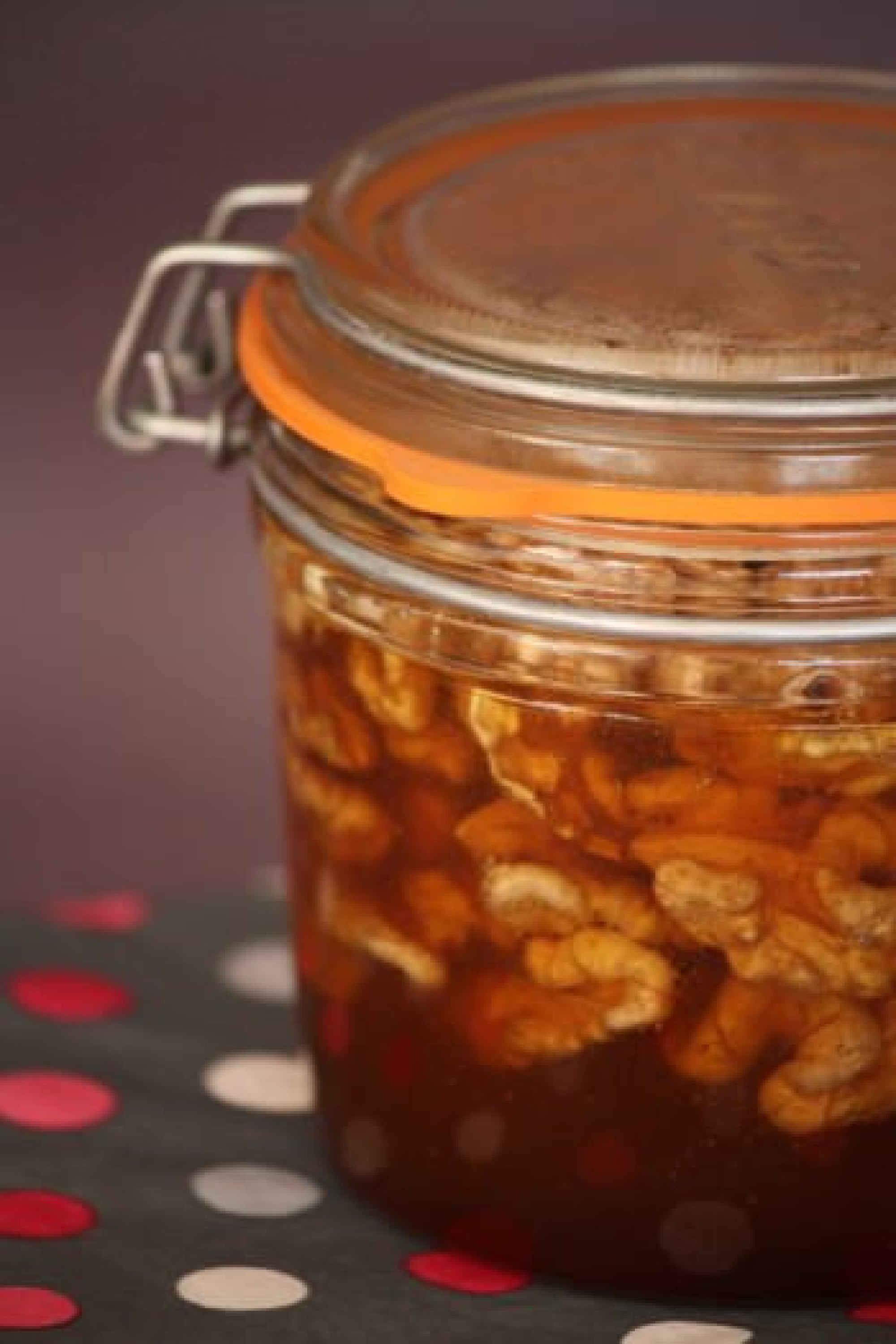 Miel aux noix pour accompagner un fromage blanc bases culinaires Miel aux noix pour accompagner un fromage blanc