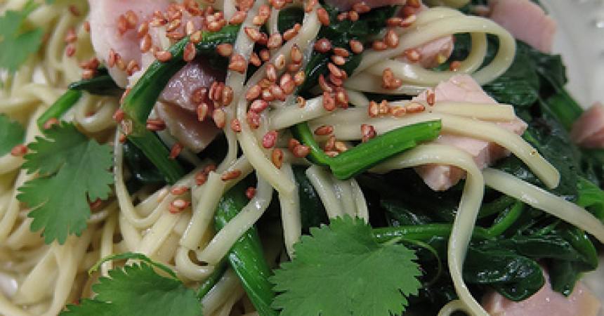 Nouilles sautées aux épinards Nouilles sautées aux épinards