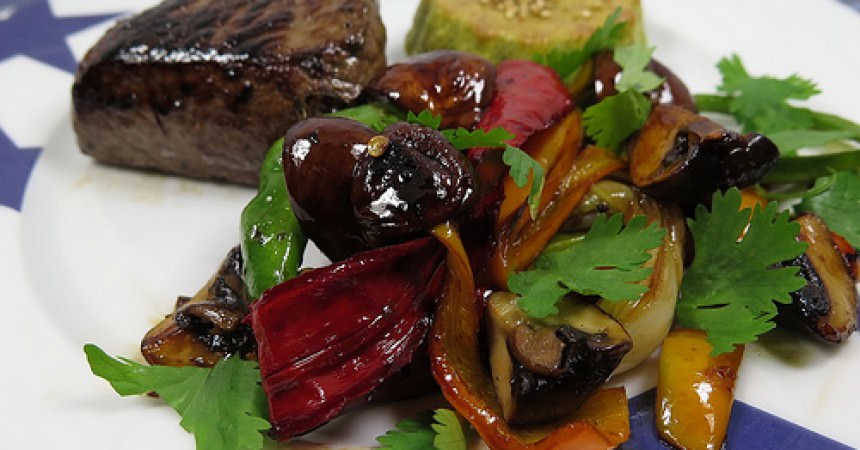 Pavé de Rumsteck au poivre, légumes plancha Pavé de Rumsteck au poivre, légumes plancha