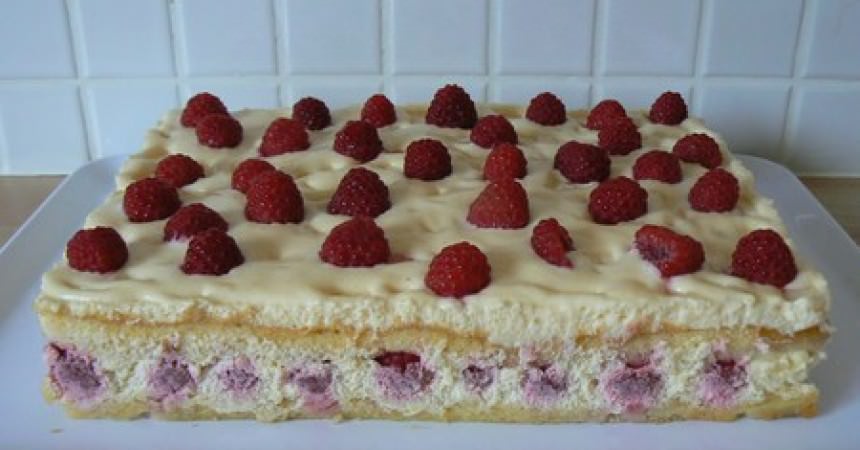 Gâteau Tiramisu aux framboises Gâteau Tiramisu aux framboises