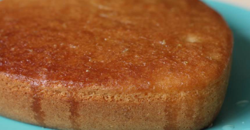 Gâteau au citron jaune & amandes, imbibé de sirop au citron Gâteau au citron jaune & amandes, imbibé de sirop au citron