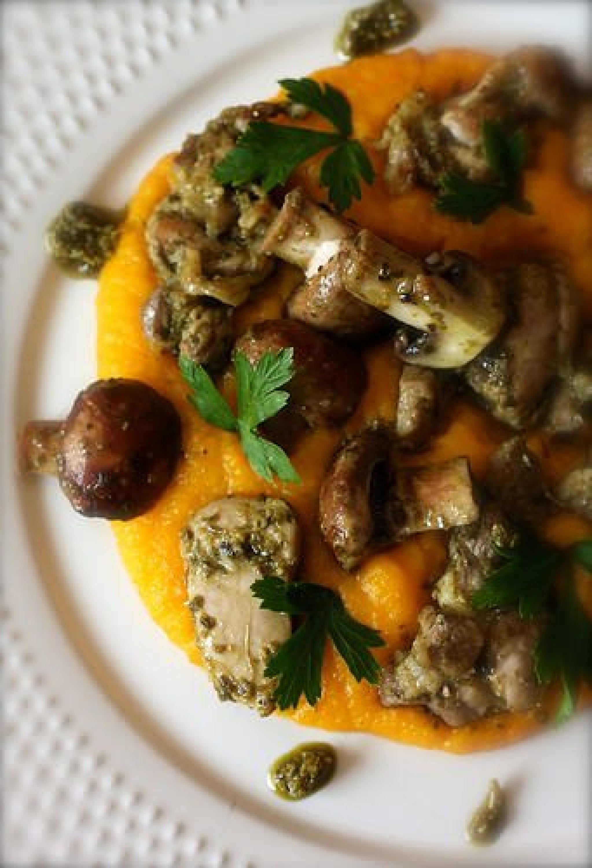 Saute De Poulet Au Pesto A L Ail Des Ours Champignons Poeles