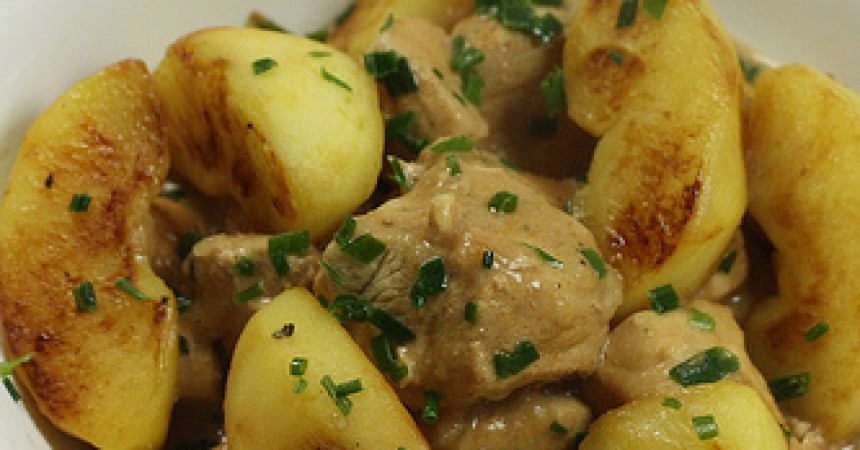Poulet mijoté au cidre et aux pommes Poulet mijoté au cidre et aux pommes