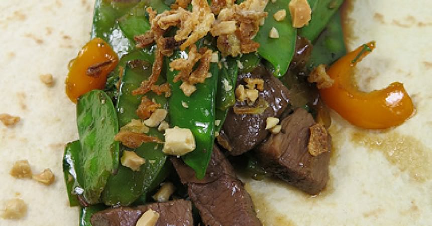Impro vide frigo : wok de canard aux pois gourmands dans un wraps ! Impro vide frigo : wok de canard aux pois gourmands dans un wraps !