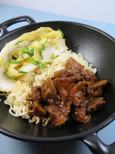 Bulgogi de poulet sauce Gochulang et son kimchi de chou