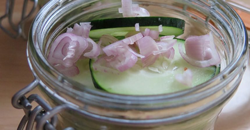 Les légumes de l’Amap, j’en fais quoi ? Du concombre mariné, comme des cornichons au vinaigre ! Les légumes de l’Amap, j’en fais quoi ? Du concombre mariné, comme des cornichons au vinaigre !