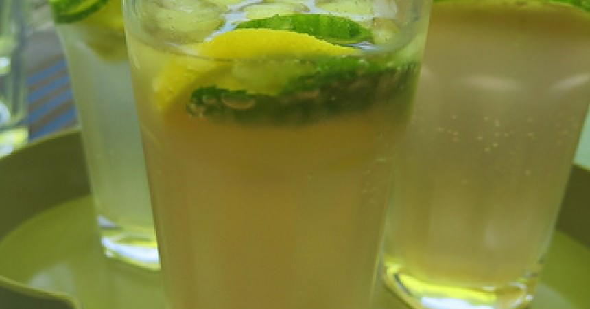 Cocktail Suze pêche de vigne et abricot Cocktail Suze pêche de vigne et abricot