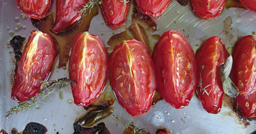 Les légumes de l’Amap, j’en fais quoi ? Les tomates confites au four rapides et faciles à préparer Les légumes de l’Amap, j’en fais quoi ? Les tomates confites au four rapides et faciles à préparer