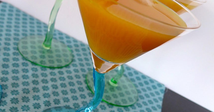 Cocktail de St Valentin, au fruit de la passion, gingembre & mangue Cocktail de St Valentin, au fruit de la passion, gingembre & mangue
