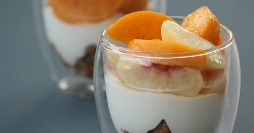 Crémeux de mascarpone à la pèche et au sirop de sureau Crémeux de mascarpone à la pèche et au sirop de sureau