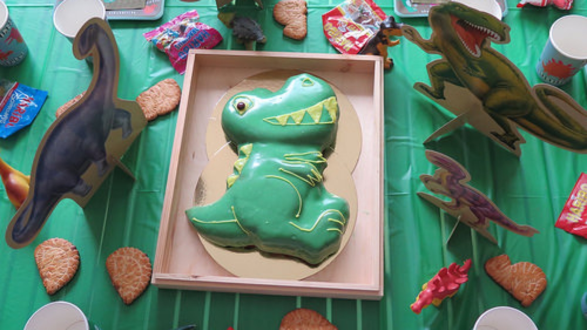 Une Fete D Anniversaire Et Un Gateau Dinosaure Pour Les 4 Ans De Mon P Tit Bonhomme Audrey Cuisine