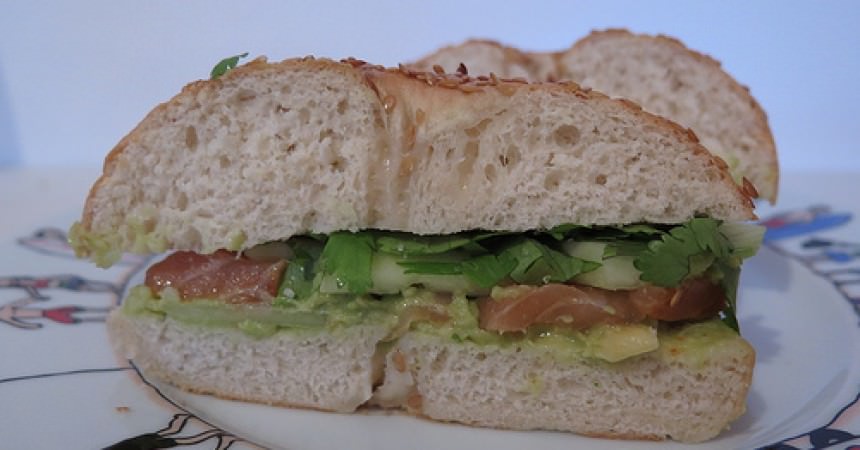 Bagels, avocat & saumon fumé Bagels, avocat & saumon fumé