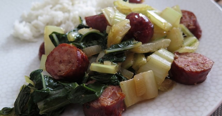 Wok de blettes aux saucisses fumées Wok de blettes aux saucisses fumées
