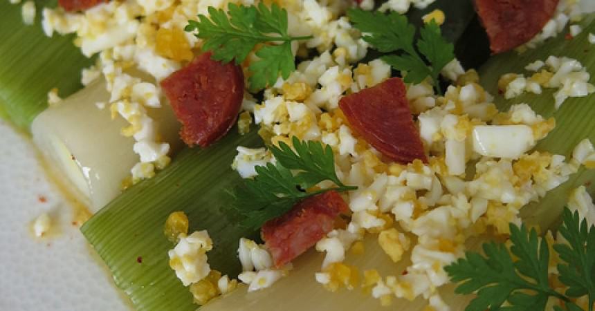 Poireaux d’hiver, en vinaigrette au chorizo Poireaux d’hiver, en vinaigrette au chorizo