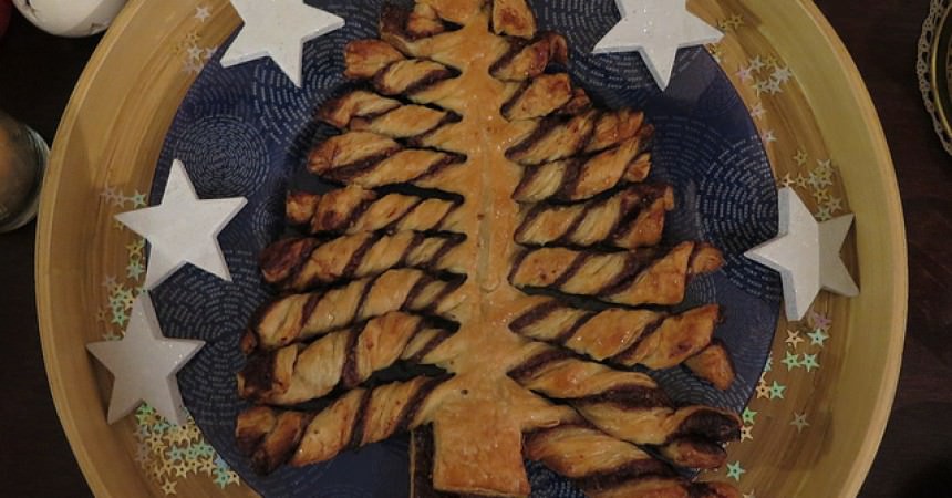 Sapin de Noël feuilleté au chocolat Sapin de Noël feuilleté au chocolat