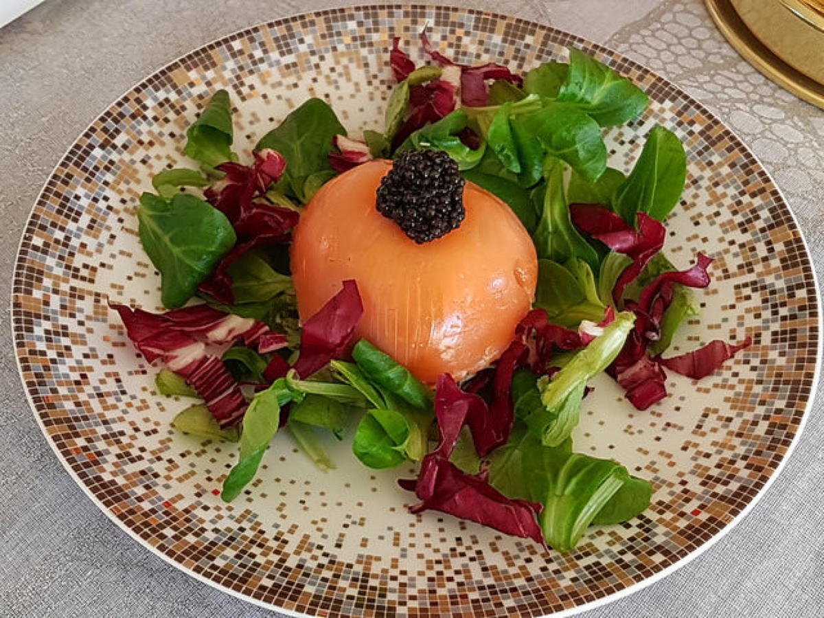 Presentation Assiette Saumon Fume Froid Dômes au saumon fumé & caviar d'Aquitaine | Audrey Cuisine