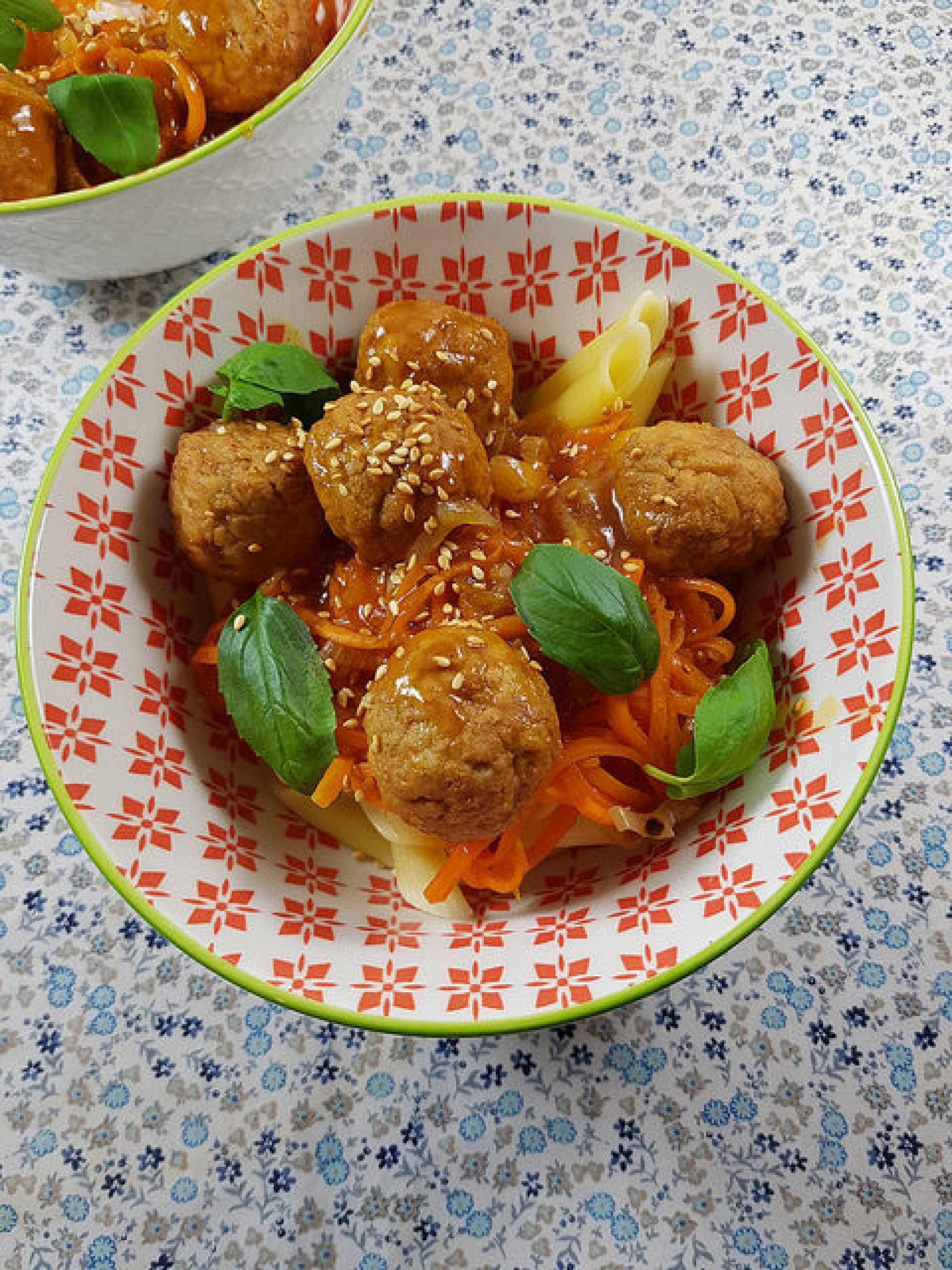 Le lundi c’est veggie : Bowl aux boulettes sauce aigre douce