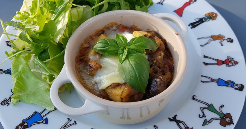 Le lundi c’est veggie : cocotte d’aubergines aux poivrons & fromage de chèvre Le lundi c’est veggie : cocotte d’aubergines aux poivrons & fromage de chèvre