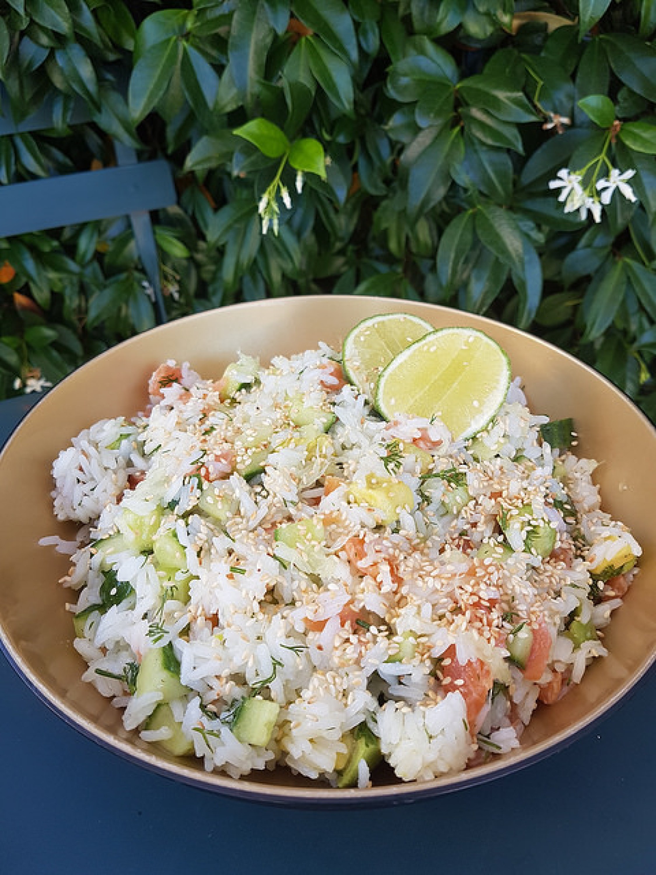 Salade de riz à l’avocat et à la truite fumée