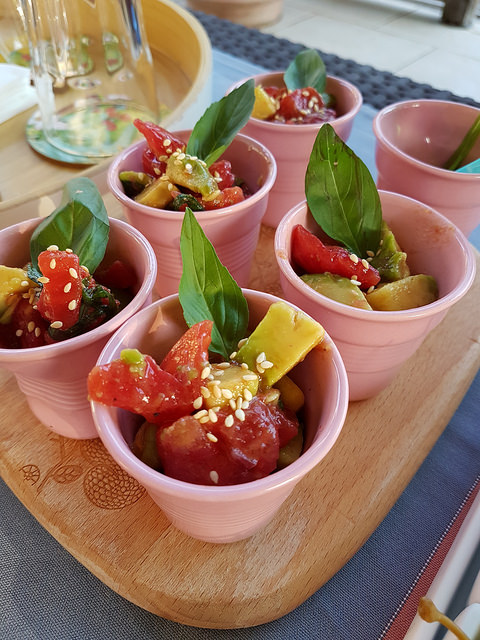 Tartare de tomate à l’avocat