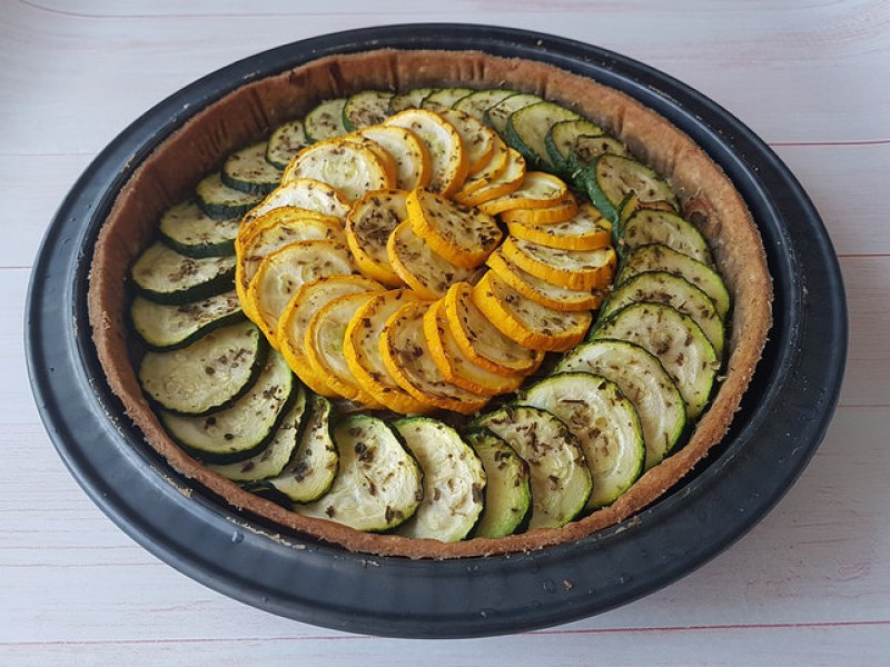 Tarte aux courgettes & fondue d’oignons