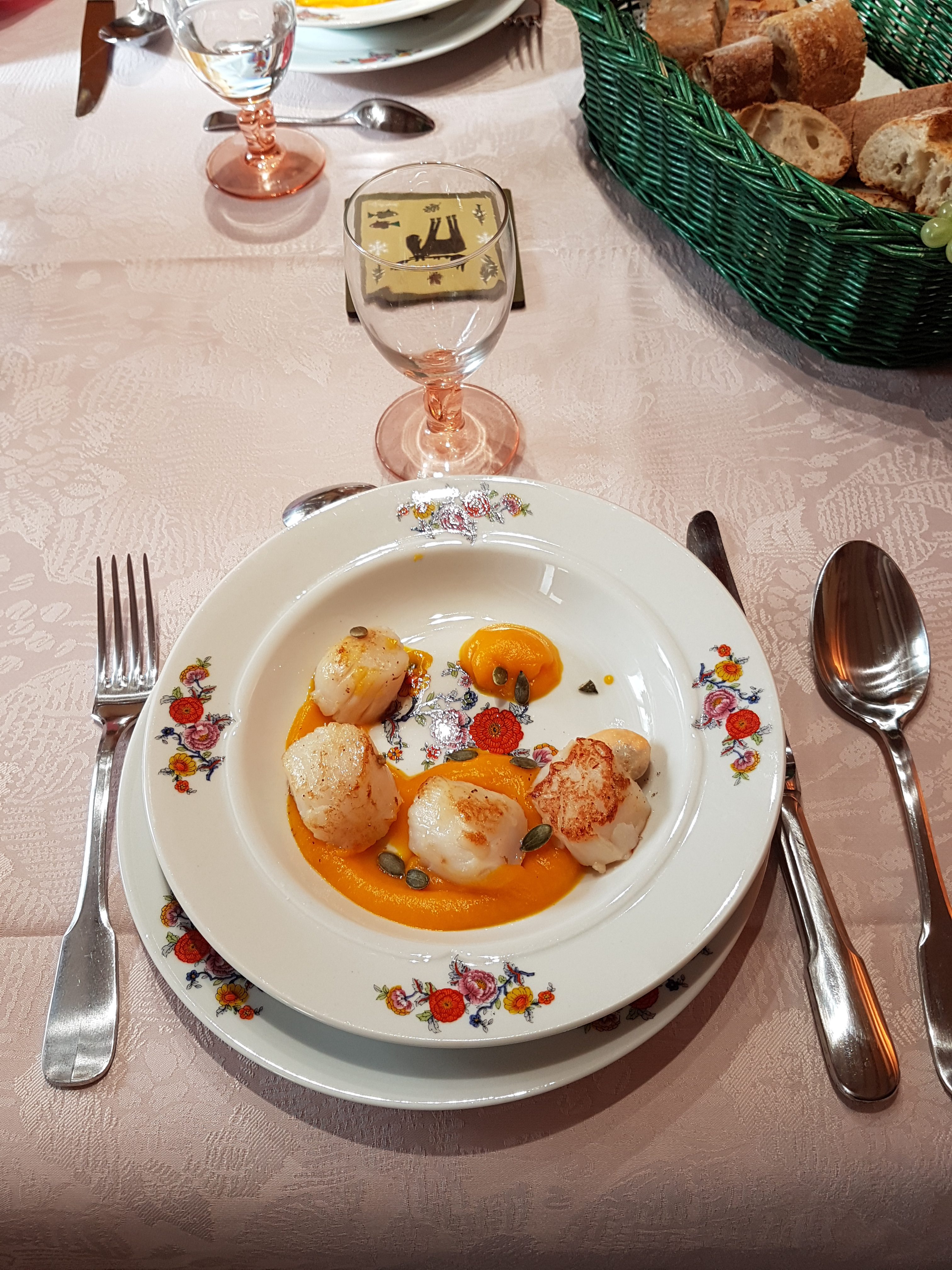 St Jacques au beurre de vanille, purée de potimarron au macis