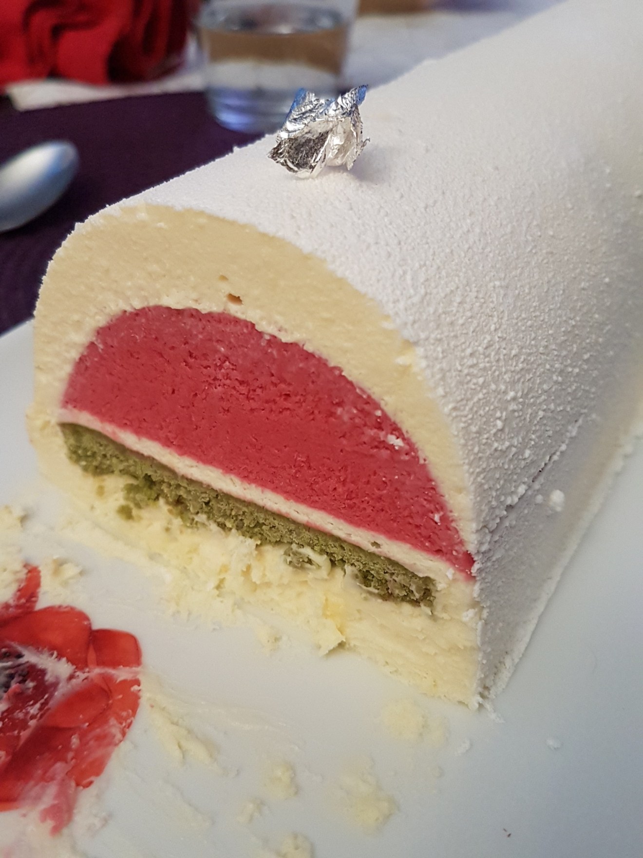 Bûche chocolat blanc et framboise, biscuit Matcha Audrey Cuisine