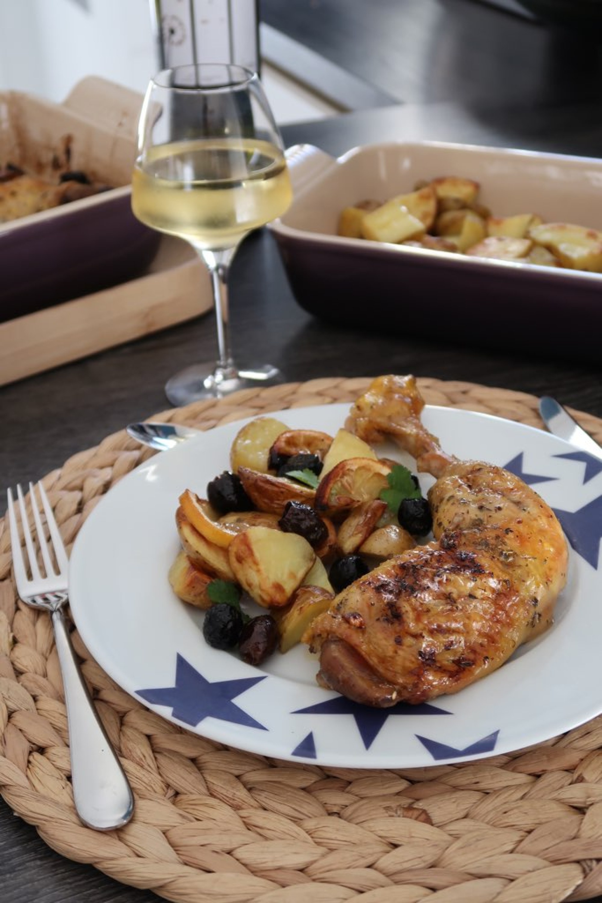 Poulet à la grecque, au citron et aux olives & accord mets et vins