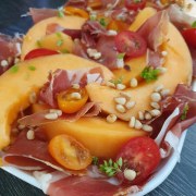 Salade composée au melon et jambon de Bayonne