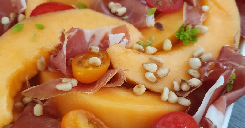 Salade composée au melon et jambon de Bayonne