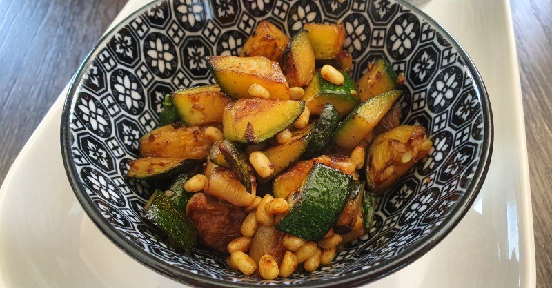 Courgettes aux pignons
