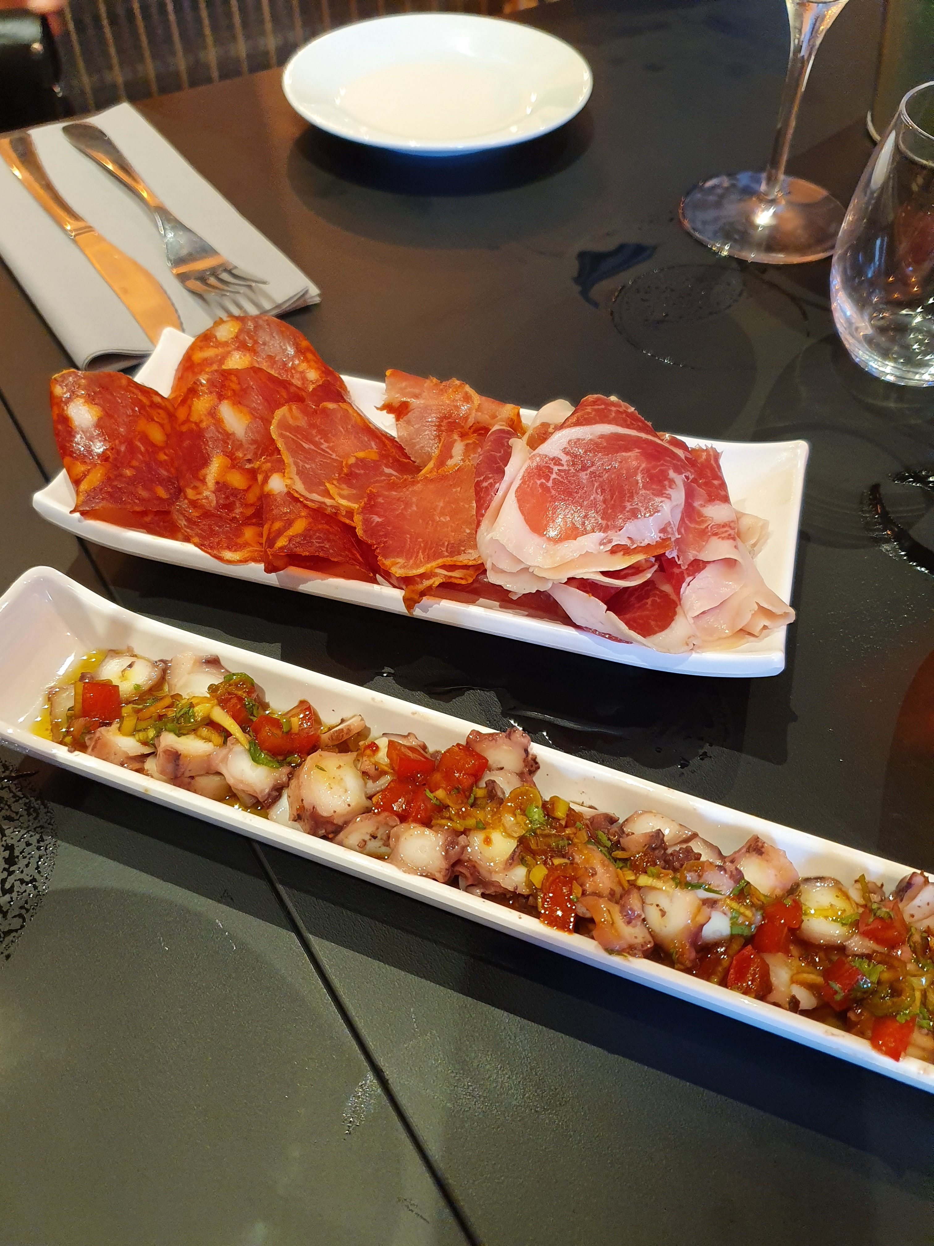 Carpaccio de poulpe cuit, marinade asiatique - Côté Zinc Bordeaux