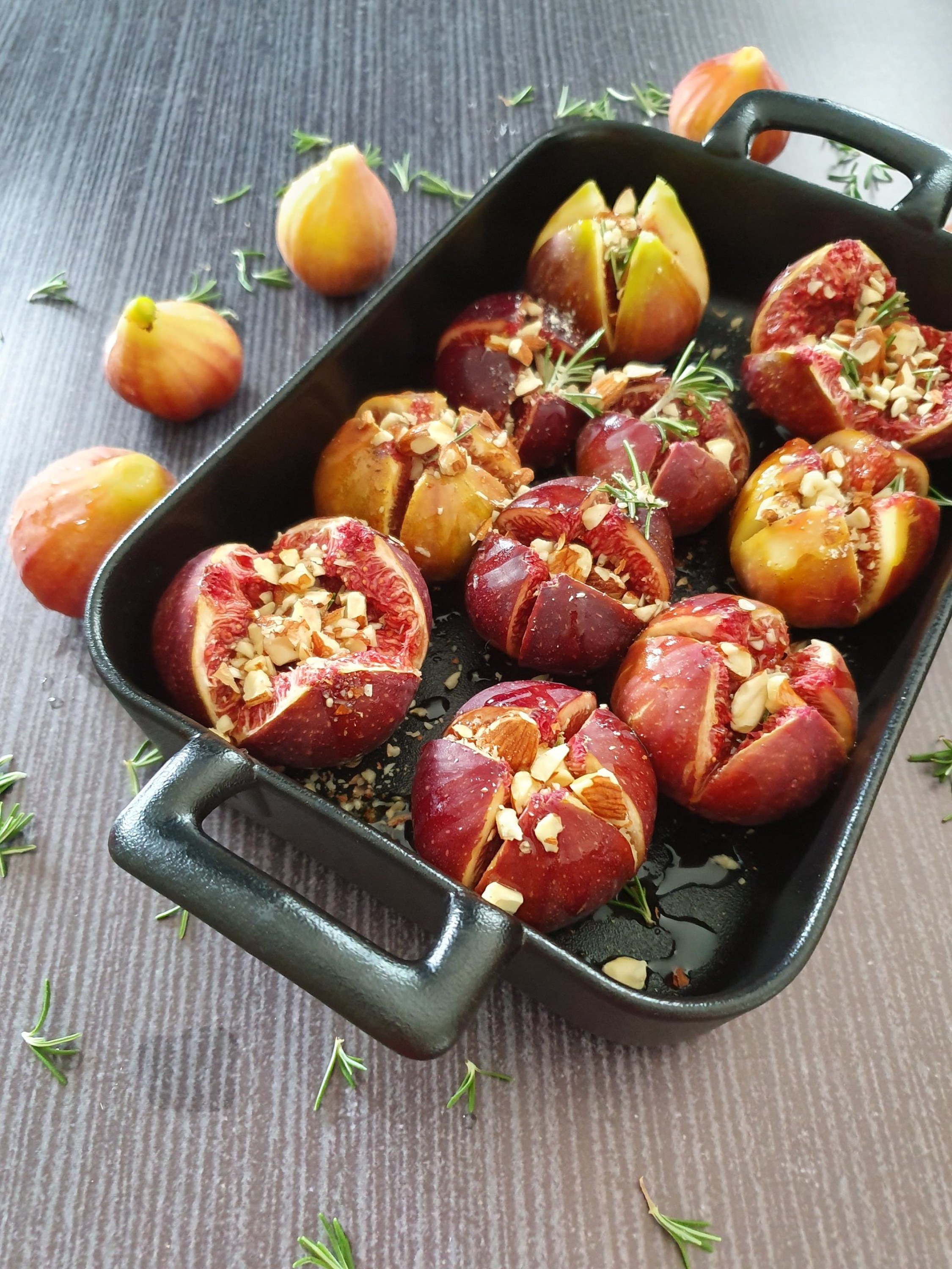 Figues au miel, romarin & amandes