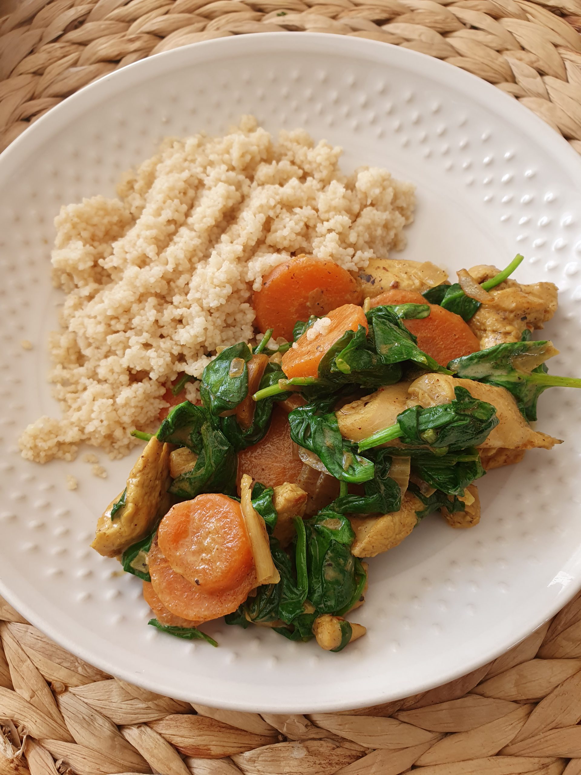 Sauté de dinde aux carottes et épinards