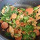 Sauté de dinde aux carottes et épinards