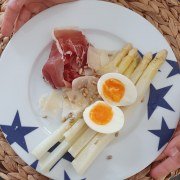 Asperges oeuf mollet jambon