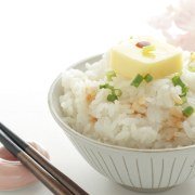 Riz japonais beurre sauce soja