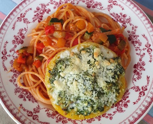 Tomate rôtie pesto et parmesan