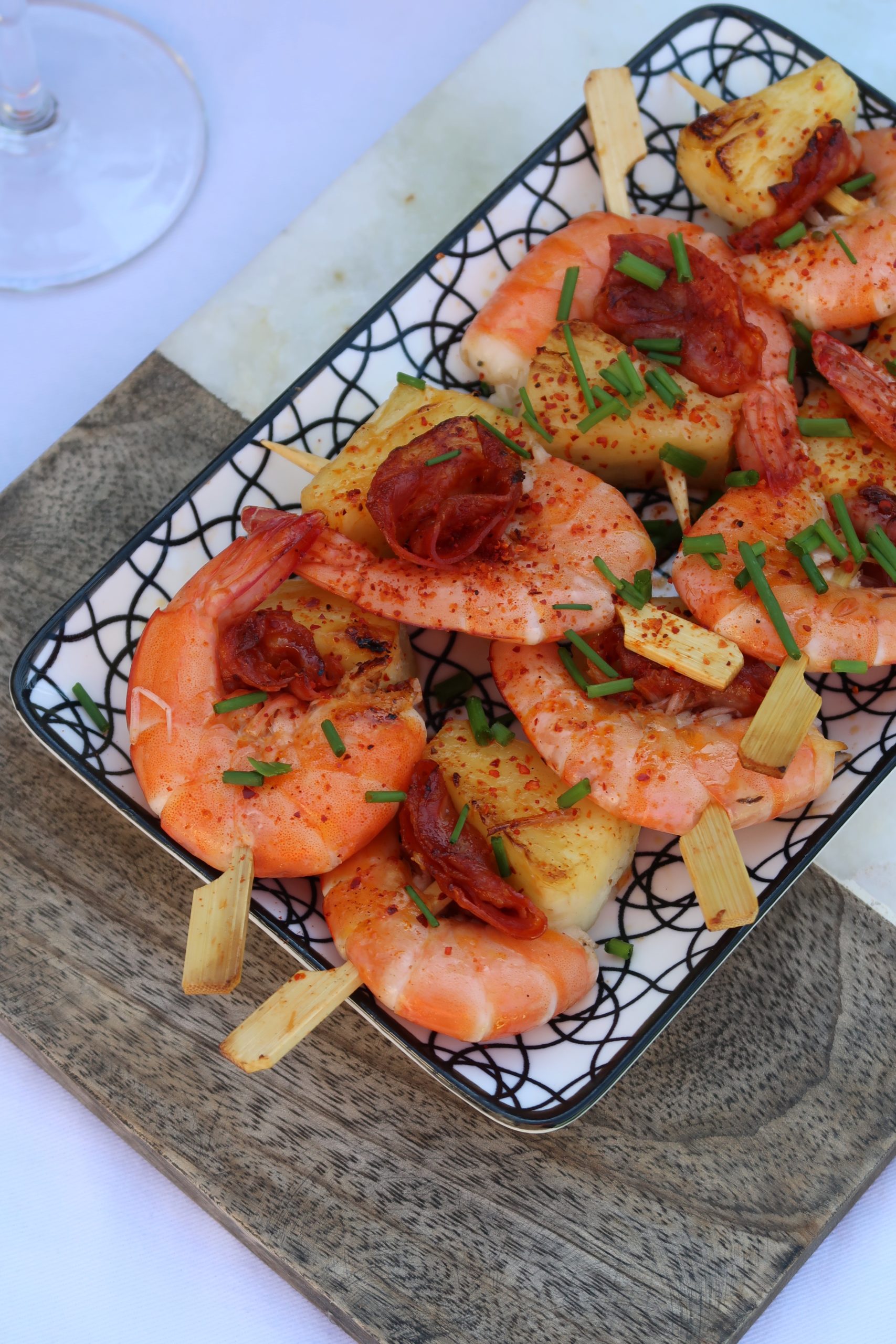 Brochettes de crevettes au chorizo et ananas