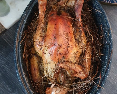 Poulet rôti au foin