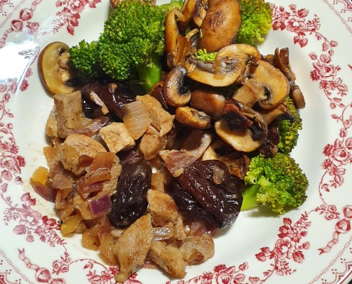 Sauté de porc aux pruneaux