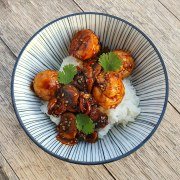 Boulettes de poulet caramélisées au sésame