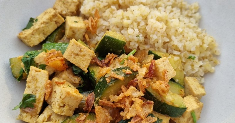 Wok de courgettes au tofu