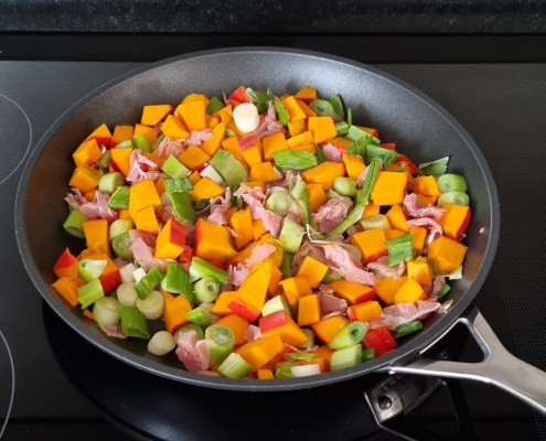 Poêlée de potimarron oignon nouveau et bacon