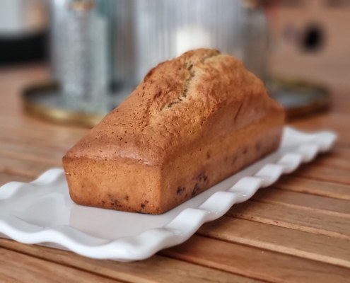 Cake purée d'amandes et pépites de chocolat