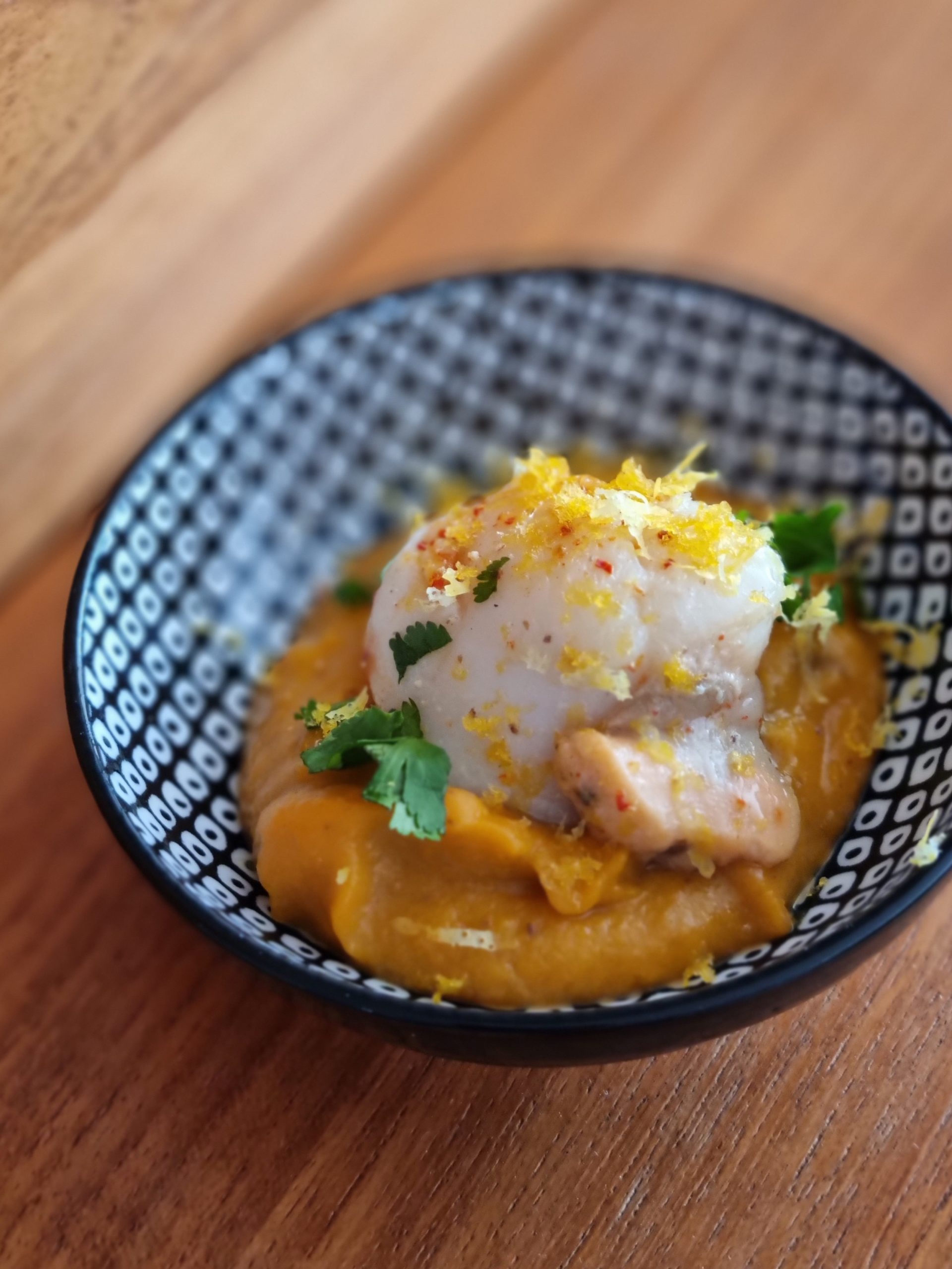 Mise en bouche de Noël : noix de St Jacques, purée de butternut aux cèpes