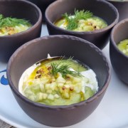 Soupe froide de petits pois et concombre