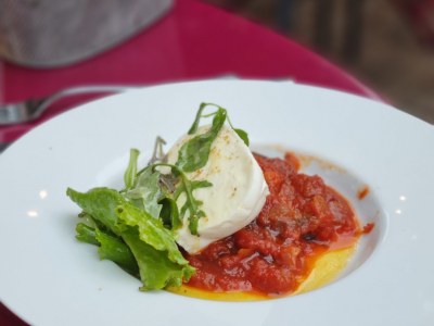 Mozzarella di Buffala de la ferme des Quatre Etoiles, aubergines en aigre doux