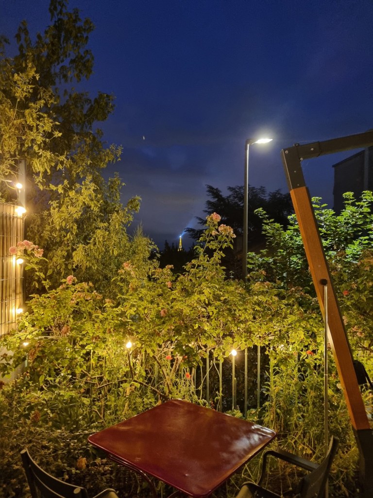 Tour Eiffel de nuit depuis la terrasse, Au Père Lapin Suresnes