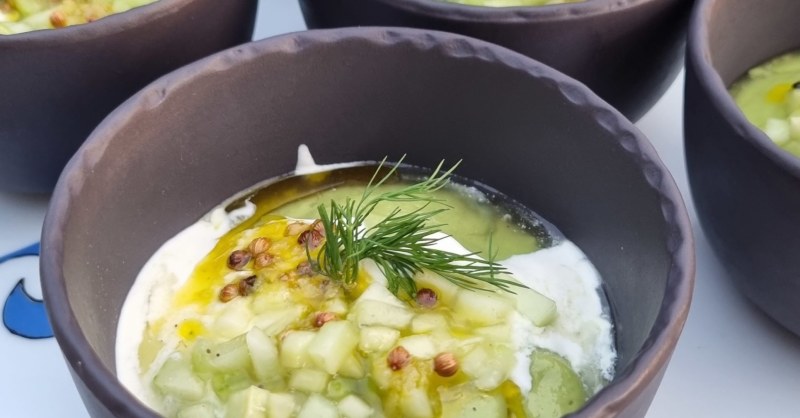 Soupe froide de petits pois et concombre